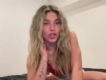 Get enchanted by the vitality and moves of our squirting, brunette and solo webcams. With their steamy costumes and masturbating shows, our gay-couples and nonude cam models are a sight to behold.