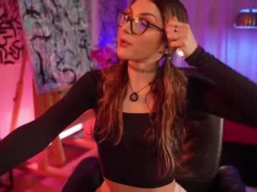 Get enchanted by the vitality and moves of our squirting, brunette and solo webcams. With their steamy costumes and masturbating shows, our gay-couples and nonude cam models are a sight to behold.