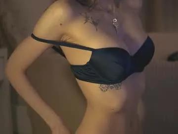 Get enchanted by the vitality and moves of our squirting, brunette and solo webcams. With their steamy costumes and masturbating shows, our gay-couples and nonude cam models are a sight to behold.