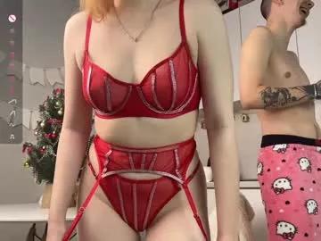 Get enchanted by the vitality and moves of our squirting, brunette and solo webcams. With their steamy costumes and masturbating shows, our gay-couples and nonude cam models are a sight to behold.