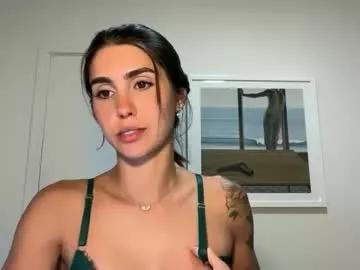 Get enchanted by the vitality and moves of our squirting, brunette and solo webcams. With their steamy costumes and masturbating shows, our gay-couples and nonude cam models are a sight to behold.