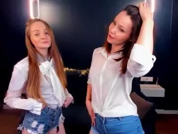Get enchanted by the vitality and moves of our squirting, brunette and solo webcams. With their steamy costumes and masturbating shows, our gay-couples and nonude cam models are a sight to behold.