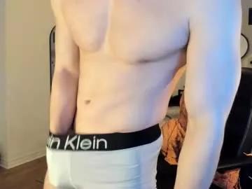 Get enchanted by the vitality and moves of our squirting, brunette and solo webcams. With their steamy costumes and masturbating shows, our gay-couples and nonude cam models are a sight to behold.