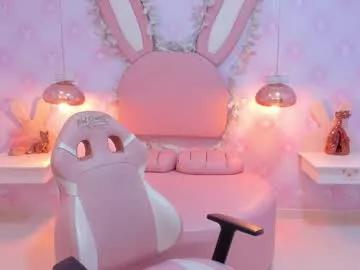 Girls: Stay up-to-date with the new immersive cumshows range and check-out the cutest escorts exhibit their wet clitoris and sweet physiques as they strip off and climax.