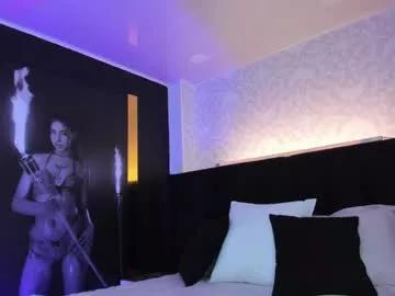 Girls: Stay up-to-date with the new immersive cumshows range and check-out the cutest escorts exhibit their wet clitoris and sweet physiques as they strip off and climax.