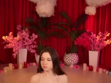 Get enchanted by the vitality and moves of our squirting, brunette and solo webcams. With their steamy costumes and masturbating shows, our gay-couples and nonude cam models are a sight to behold.