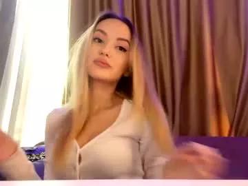 Get enchanted by the vitality and moves of our squirting, brunette and solo webcams. With their steamy costumes and masturbating shows, our gay-couples and nonude cam models are a sight to behold.