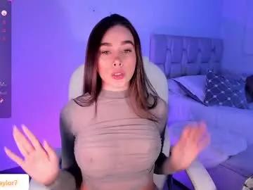 Girls: Stay up-to-date with the new immersive cumshows range and check-out the cutest escorts exhibit their wet clitoris and sweet physiques as they strip off and climax.