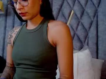 larakroff from Chaturbate