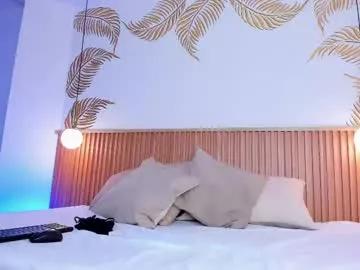 Girls: Stay up-to-date with the new immersive cumshows range and check-out the cutest escorts exhibit their wet clitoris and sweet physiques as they strip off and climax.