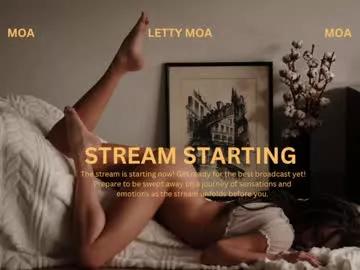 Get enchanted by the vitality and moves of our squirting, brunette and solo webcams. With their steamy costumes and masturbating shows, our gay-couples and nonude cam models are a sight to behold.