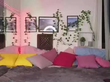 Girls: Stay up-to-date with the new immersive cumshows range and check-out the cutest escorts exhibit their wet clitoris and sweet physiques as they strip off and climax.