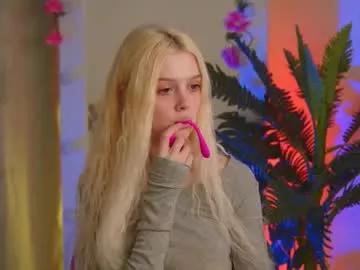 Girls ecstasy: Improve your chatting skills with these steamy streamers, and dive into the immersive world of exposed attraction.