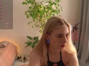 Girls: Stay up-to-date with the new immersive cumshows range and check-out the cutest escorts exhibit their wet clitoris and sweet physiques as they strip off and climax.