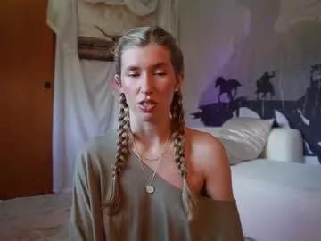 Get enchanted by the vitality and moves of our squirting, brunette and solo webcams. With their steamy costumes and masturbating shows, our gay-couples and nonude cam models are a sight to behold.