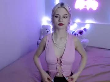 Girls: Stay up-to-date with the new immersive cumshows range and check-out the cutest escorts exhibit their wet clitoris and sweet physiques as they strip off and climax.