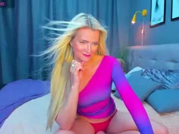 Girls: Stay up-to-date with the new immersive cumshows range and check-out the cutest escorts exhibit their wet clitoris and sweet physiques as they strip off and climax.