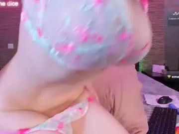 Get enchanted by the vitality and moves of our squirting, brunette and solo webcams. With their steamy costumes and masturbating shows, our gay-couples and nonude cam models are a sight to behold.
