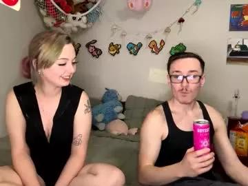 Get enchanted by the vitality and moves of our squirting, brunette and solo webcams. With their steamy costumes and masturbating shows, our gay-couples and nonude cam models are a sight to behold.