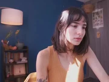 Get enchanted by the vitality and moves of our squirting, brunette and solo webcams. With their steamy costumes and masturbating shows, our gay-couples and nonude cam models are a sight to behold.