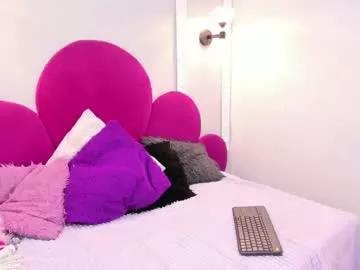 Girls: Stay up-to-date with the new immersive cumshows range and check-out the cutest escorts exhibit their wet clitoris and sweet physiques as they strip off and climax.