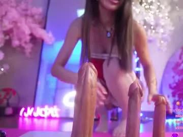 Girls ecstasy: Improve your chatting skills with these steamy streamers, and dive into the immersive world of exposed attraction.