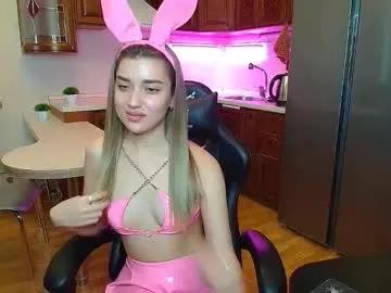 Girls: Stay up-to-date with the new immersive cumshows range and check-out the cutest escorts exhibit their wet clitoris and sweet physiques as they strip off and climax.