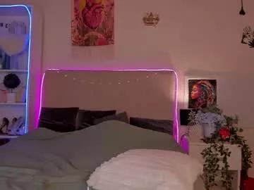 Girls: Stay up-to-date with the new immersive cumshows range and check-out the cutest escorts exhibit their wet clitoris and sweet physiques as they strip off and climax.