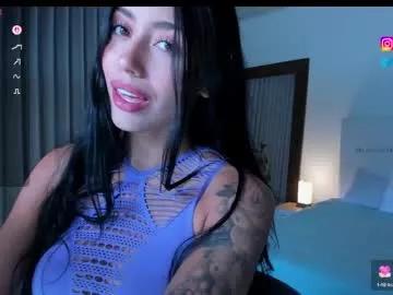 Get enchanted by the vitality and moves of our squirting, brunette and solo webcams. With their steamy costumes and masturbating shows, our gay-couples and nonude cam models are a sight to behold.