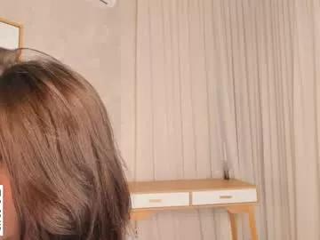 Get enchanted by the vitality and moves of our squirting, brunette and solo webcams. With their steamy costumes and masturbating shows, our gay-couples and nonude cam models are a sight to behold.