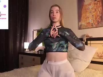 Get enchanted by the vitality and moves of our squirting, brunette and solo webcams. With their steamy costumes and masturbating shows, our gay-couples and nonude cam models are a sight to behold.
