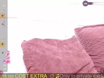 Girls: Stay up-to-date with the new immersive cumshows range and check-out the cutest escorts exhibit their wet clitoris and sweet physiques as they strip off and climax.