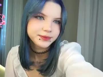 Get enchanted by the vitality and moves of our squirting, brunette and solo webcams. With their steamy costumes and masturbating shows, our gay-couples and nonude cam models are a sight to behold.