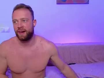 Get enchanted by the vitality and moves of our squirting, brunette and solo webcams. With their steamy costumes and masturbating shows, our gay-couples and nonude cam models are a sight to behold.