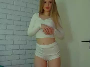 Girls: Stay up-to-date with the new immersive cumshows range and check-out the cutest escorts exhibit their wet clitoris and sweet physiques as they strip off and climax.
