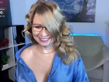 Girls: Stay up-to-date with the new immersive cumshows range and check-out the cutest escorts exhibit their wet clitoris and sweet physiques as they strip off and climax.