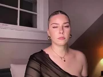 Get enchanted by the vitality and moves of our squirting, brunette and solo webcams. With their steamy costumes and masturbating shows, our gay-couples and nonude cam models are a sight to behold.