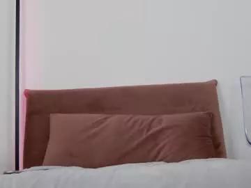 Get enchanted by the vitality and moves of our squirting, brunette and solo webcams. With their steamy costumes and masturbating shows, our gay-couples and nonude cam models are a sight to behold.