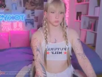 Girls: Stay up-to-date with the new immersive cumshows range and check-out the cutest escorts exhibit their wet clitoris and sweet physiques as they strip off and climax.