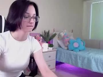 Get enchanted by the vitality and moves of our squirting, brunette and solo webcams. With their steamy costumes and masturbating shows, our gay-couples and nonude cam models are a sight to behold.
