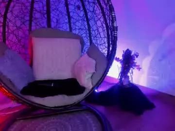 Girls: Stay up-to-date with the new immersive cumshows range and check-out the cutest escorts exhibit their wet clitoris and sweet physiques as they strip off and climax.