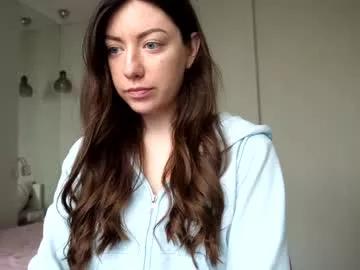 Get enchanted by the vitality and moves of our squirting, brunette and solo webcams. With their steamy costumes and masturbating shows, our gay-couples and nonude cam models are a sight to behold.