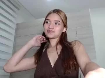 roxxi_2110 from Chaturbate