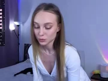 Get enchanted by the vitality and moves of our squirting, brunette and solo webcams. With their steamy costumes and masturbating shows, our gay-couples and nonude cam models are a sight to behold.