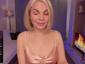 Girls: Stay up-to-date with the new immersive cumshows range and check-out the cutest escorts exhibit their wet clitoris and sweet physiques as they strip off and climax.