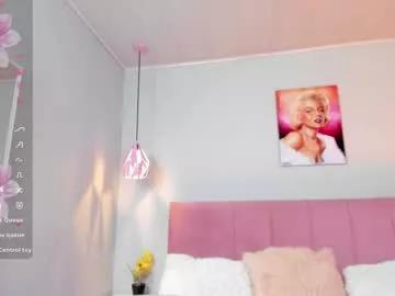 Girls: Stay up-to-date with the new immersive cumshows range and check-out the cutest escorts exhibit their wet clitoris and sweet physiques as they strip off and climax.