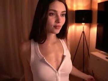 Get enchanted by the vitality and moves of our squirting, brunette and solo webcams. With their steamy costumes and masturbating shows, our gay-couples and nonude cam models are a sight to behold.