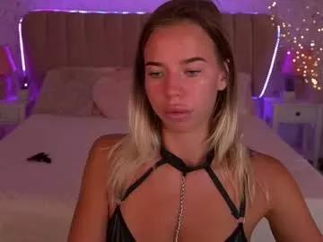 Girls: Stay up-to-date with the new immersive cumshows range and check-out the cutest escorts exhibit their wet clitoris and sweet physiques as they strip off and climax.