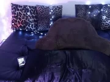 Girls: Stay up-to-date with the new immersive cumshows range and check-out the cutest escorts exhibit their wet clitoris and sweet physiques as they strip off and climax.