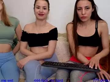 Get enchanted by the vitality and moves of our squirting, brunette and solo webcams. With their steamy costumes and masturbating shows, our gay-couples and nonude cam models are a sight to behold.